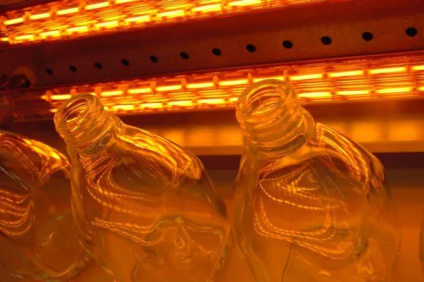 Glassware annealing heater